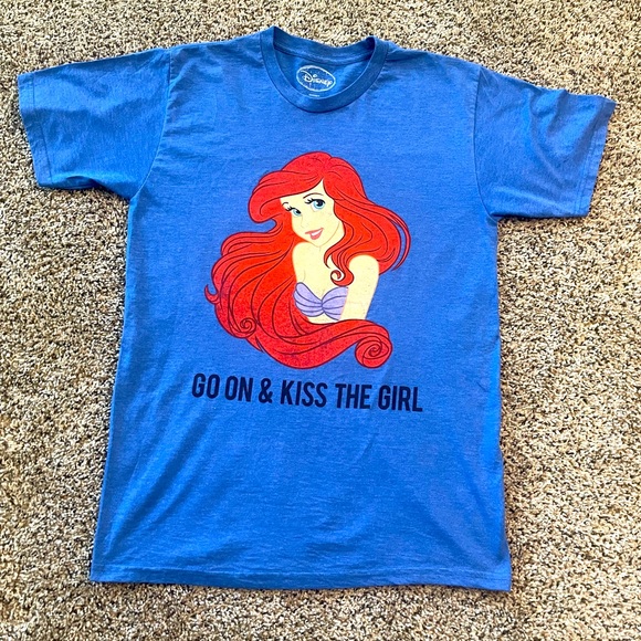 Disney Little Mermaid Graphic T-Shirt- Size Medium - Picture 1 of 3